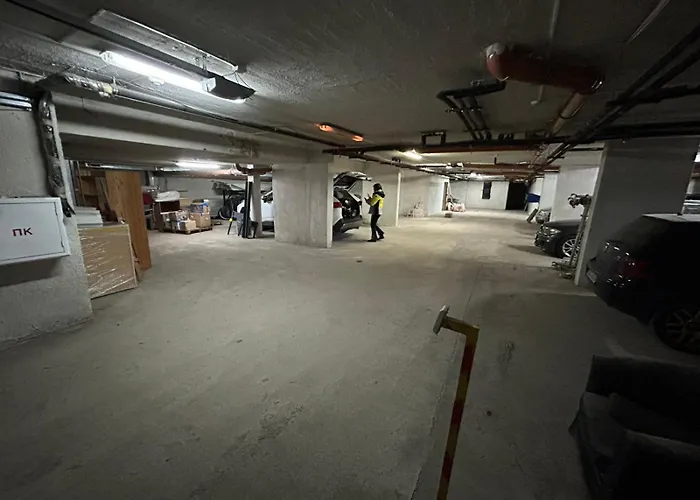 Ski-in Flat Next To Road At Mountain View Apartment *